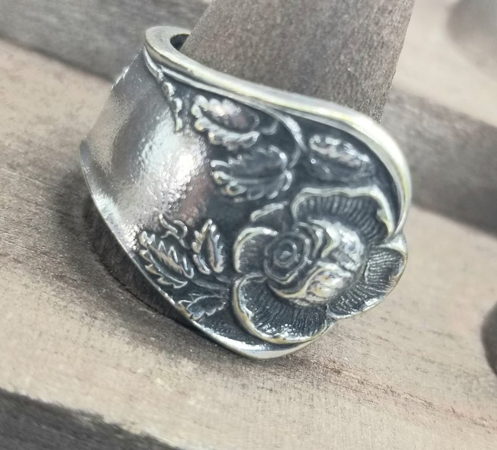 Spoon ring, floral rose pattern - Kpughdesigns