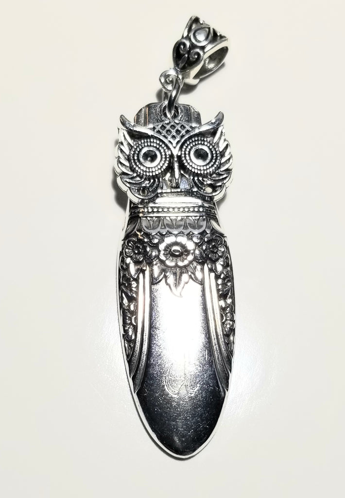 Owl pendant necklace - Kpughdesigns