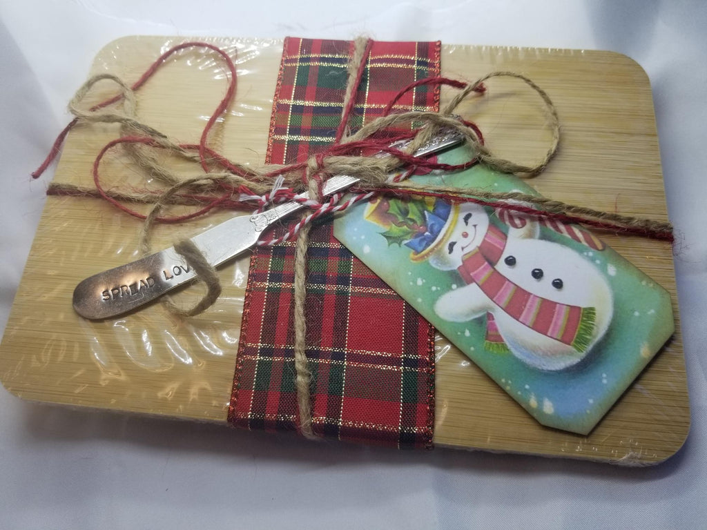 Cutting board with handstamped spreader - Kpughdesigns