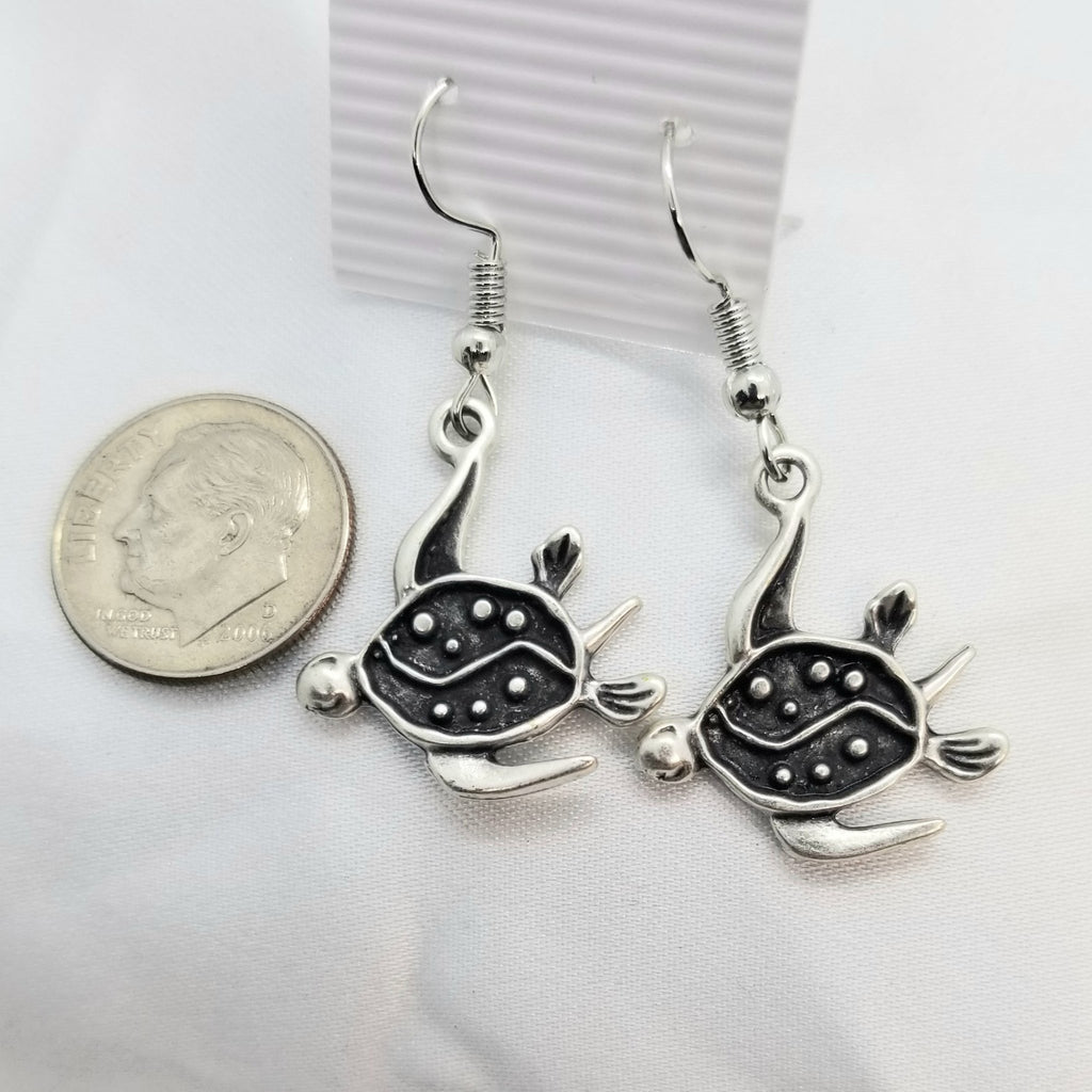 Sea turtle earrings, pierced, antique silver - Kpughdesigns