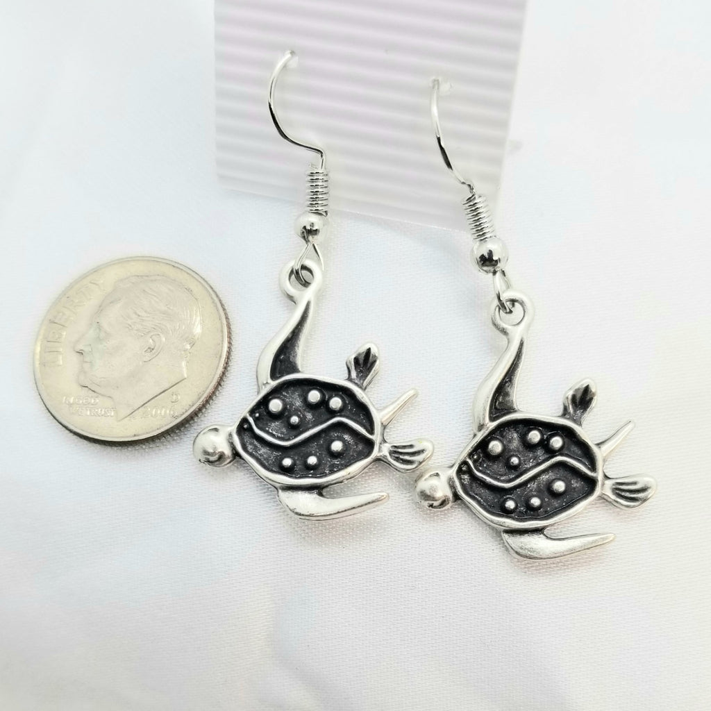 Sea turtle earrings, pierced, antique silver - Kpughdesigns