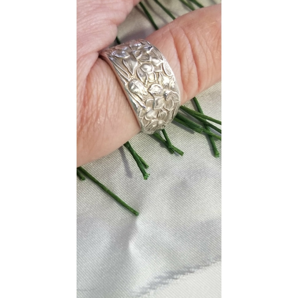 Spoon ring, floral, Narcissus, vintage spoon, spoon rings, size 9, thumb - Kpughdesigns