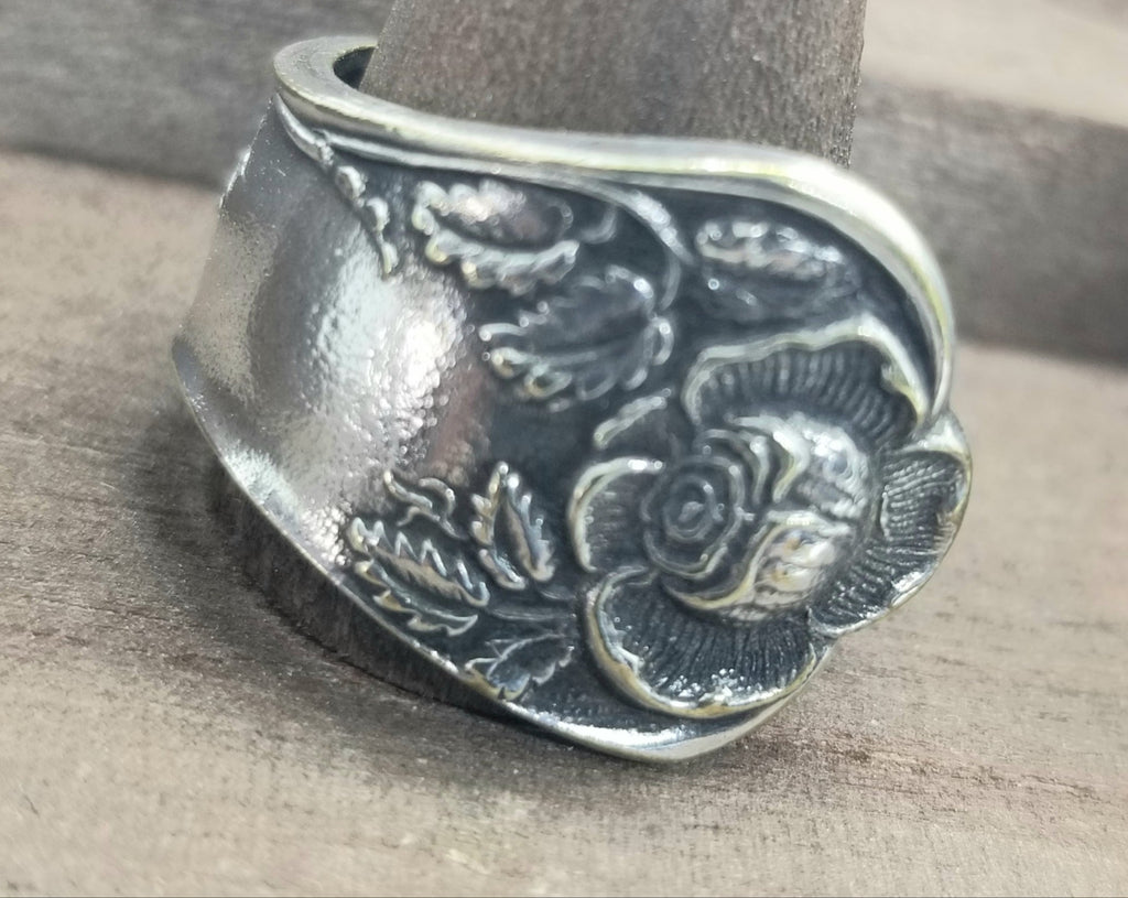 Spoon ring, floral rose pattern - Kpughdesigns
