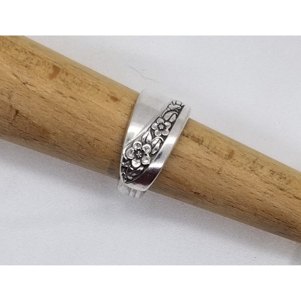 Spoon ring, Starlight pattern - Kpughdesigns