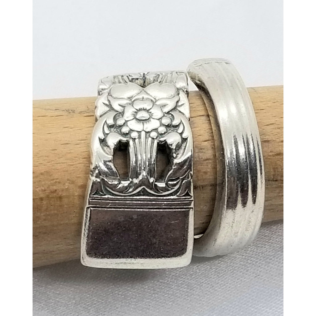 Wrap spoon ring, coronation pattern - Kpughdesigns